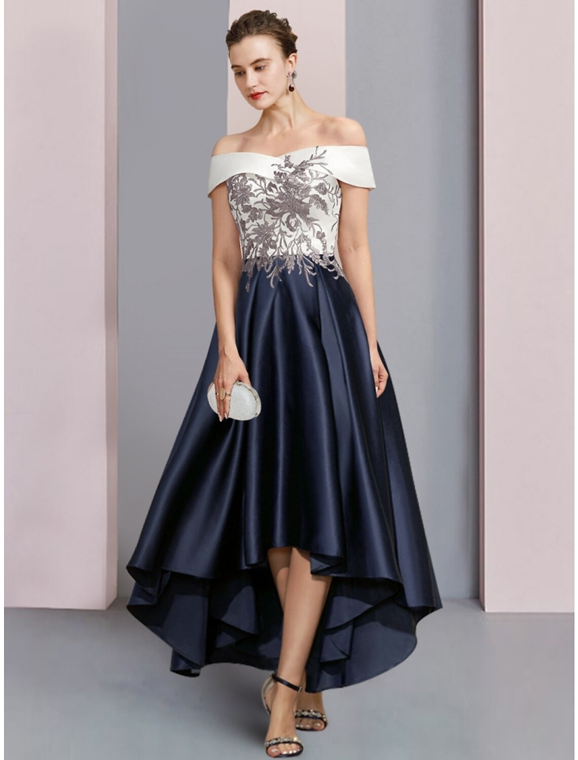 Vestido de madre de la novia de corte A para invitada de boda, elegante, con hombros descubiertos, asimétrico, largo hasta el tobillo, encaje de satén, manga corta con fruncido